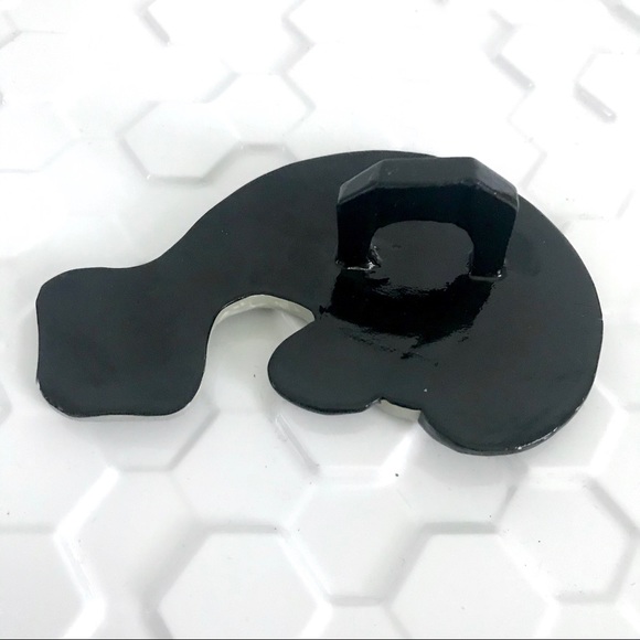 Vintage 1980’s wooden handpainted manatee shirt pull tie loop accesso - Picture 3 of 3